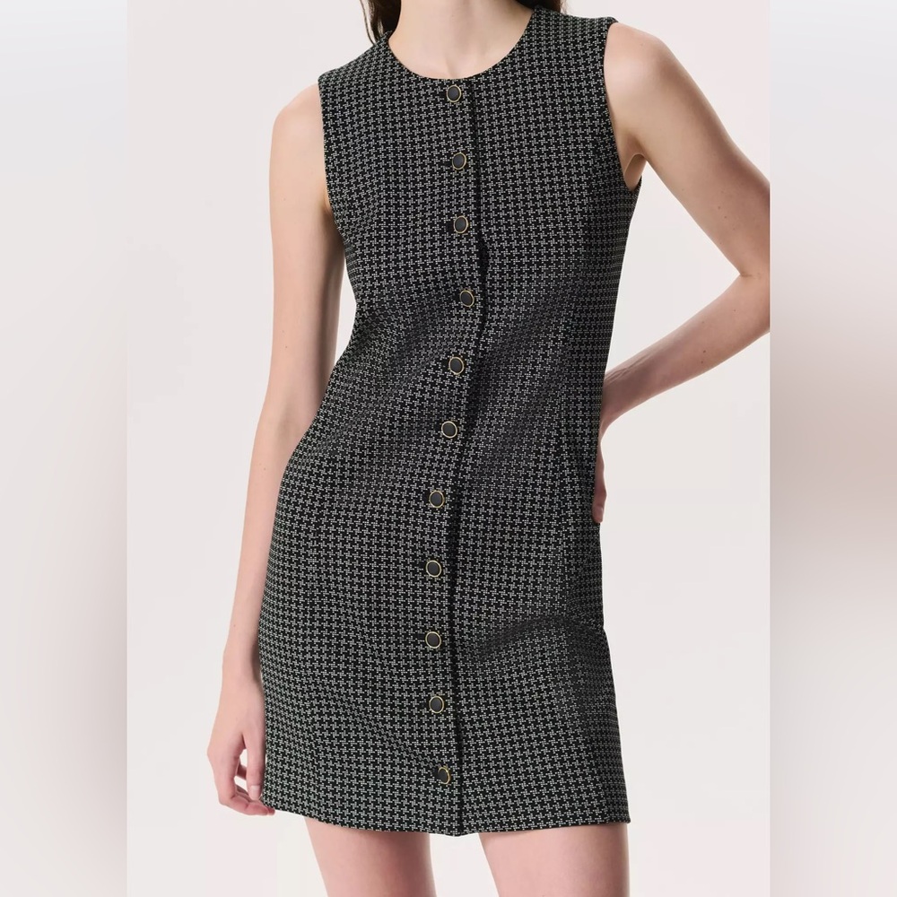 Black and White Sleeveless Sheath Dress